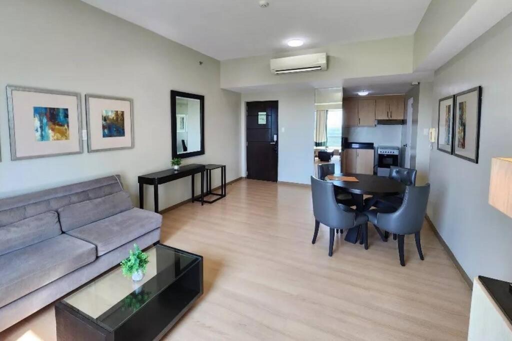 Spacious Bgc 2 Bedroom With A View مانيلا المظهر الخارجي الصورة