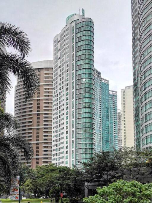 Spacious Bgc 2 Bedroom With A View مانيلا المظهر الخارجي الصورة